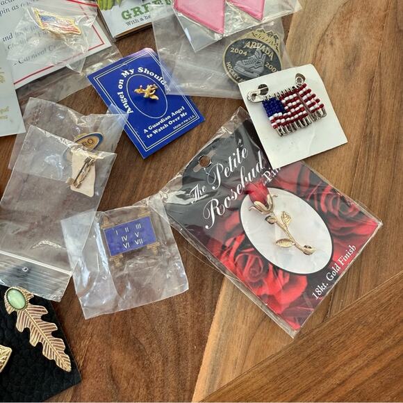 Huge lot of lapel pins pushback pins vintage to modern NWT - Picture 6 of 9